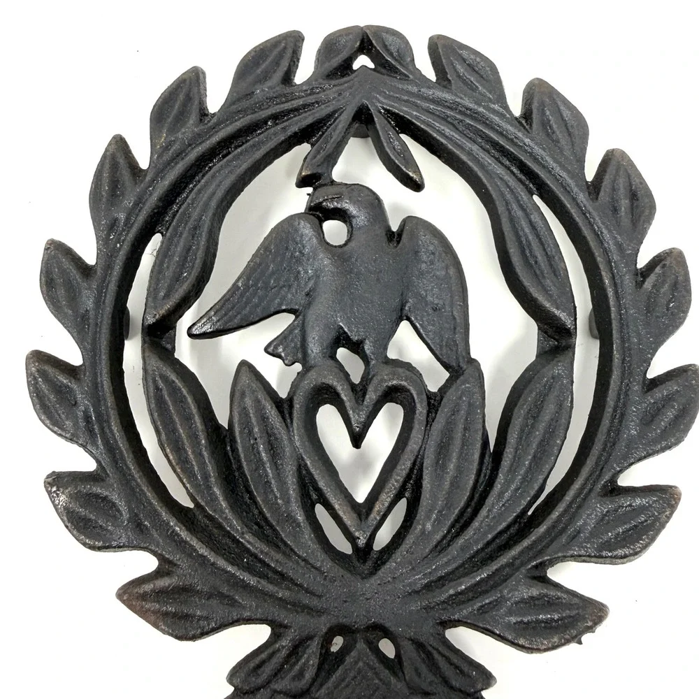 Vintage Cast Iron Eagle Heart Laurel Wreath Trivet‎ Black Americana Decor 9 inch